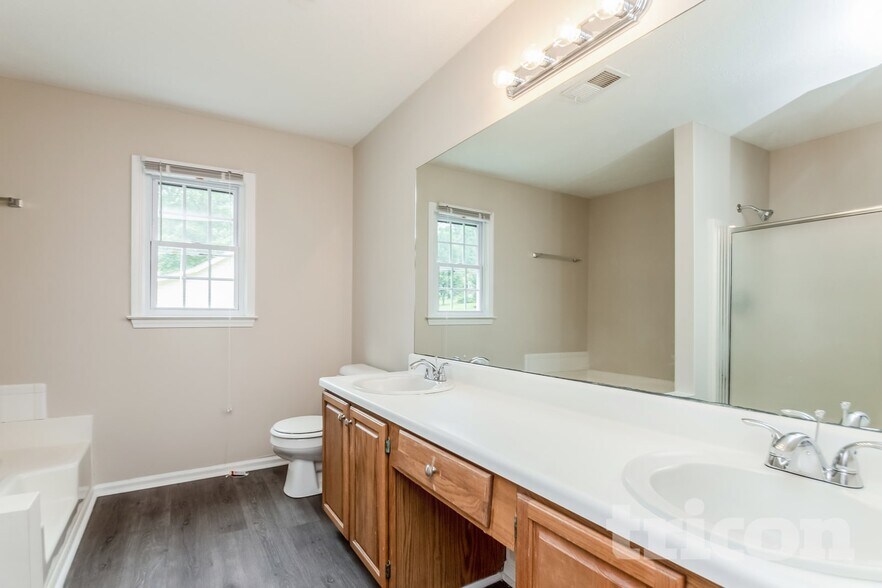 Building Photo - 3000 Water Brook Dr SW