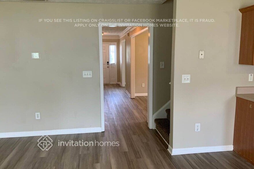 Building Photo - 3019 Rusticwood Dr SW