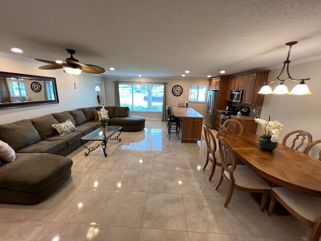 Building Photo - 512 High Point Dr