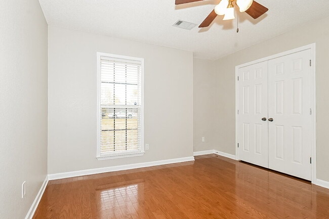 Building Photo - 4101 Sidlehill Dr