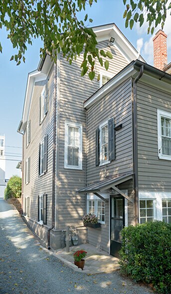 Building Photo - 214 South Street West