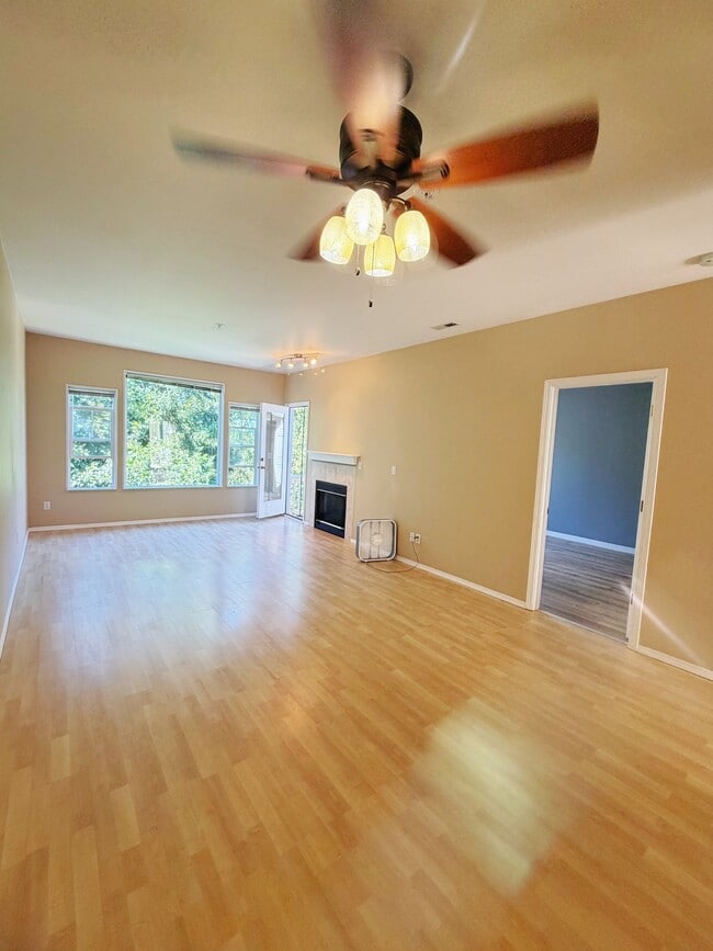 Building Photo - 4704 Mill Pond Dr SE