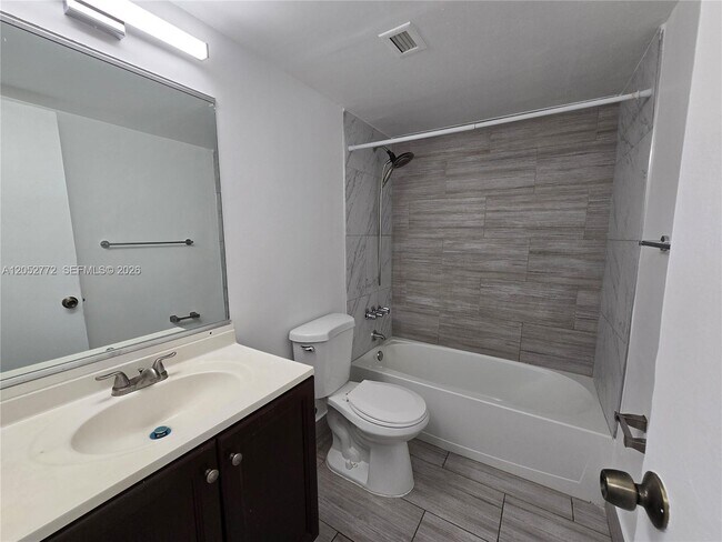 Building Photo - 484 NW 165th St
