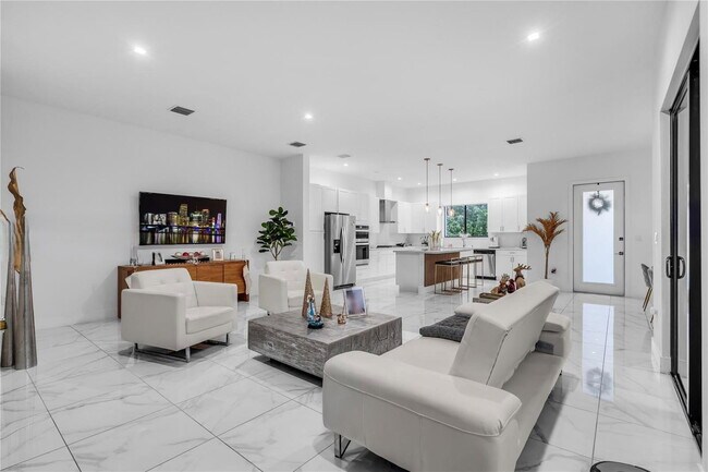 Building Photo - 4363 NW 81st Ave