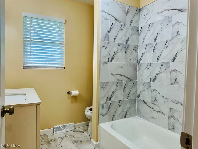 Building Photo - 4913 Dunsmore Ave