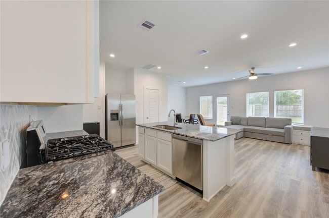 Building Photo - 10113 Berkeley Spgs Trl