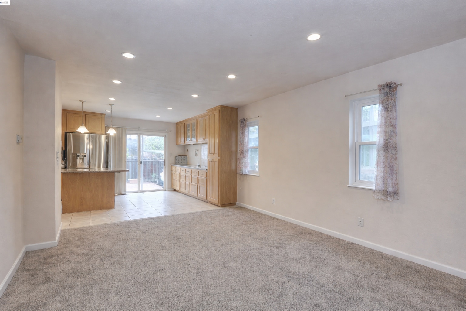 Building Photo - 371 Riverside Ave