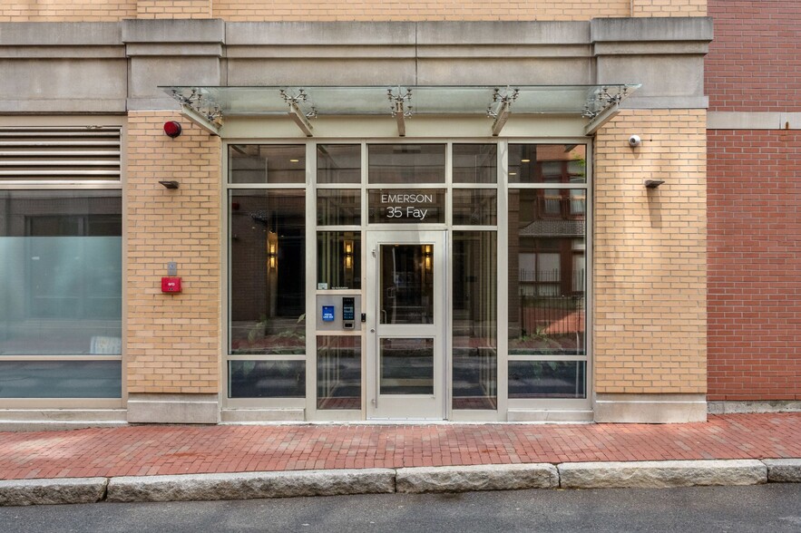 Building Photo - 35 Fay St