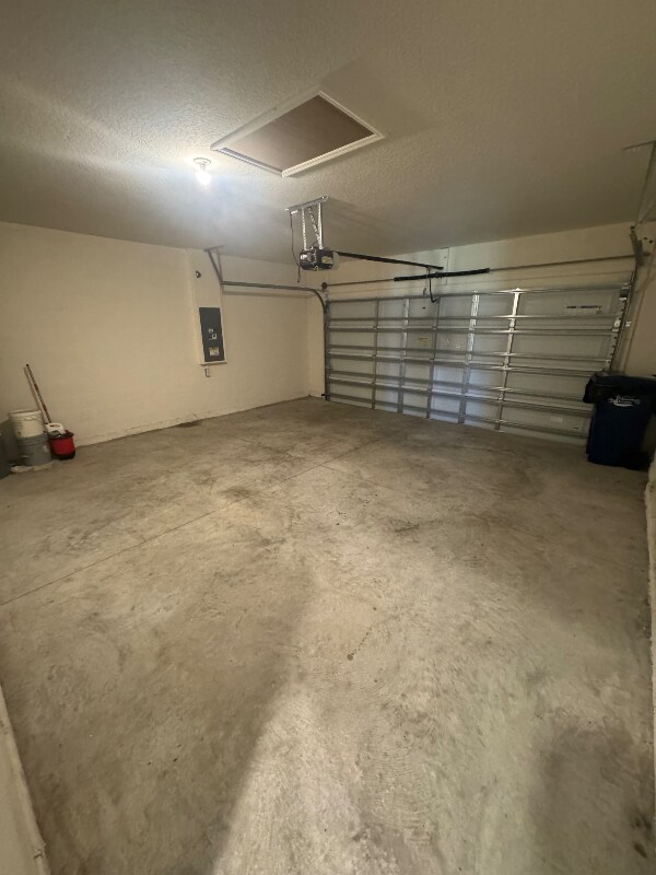 Building Photo - 17223 Reserva Dr