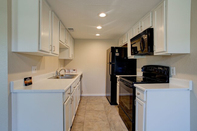 Building Photo - Updated 2 Bedroom, 2 bathroom located in a...