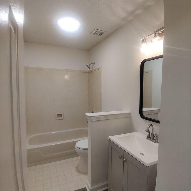 Building Photo - 7743 Meadow Vale Dr