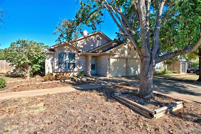 Primary Photo - 1105 Forest Oaks Path