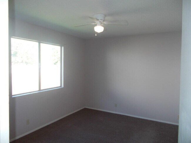 Building Photo - 8710 Piney Point Dr