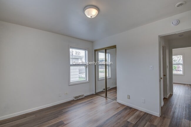 Building Photo - 1227 Logan St