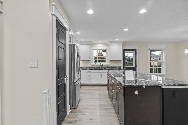Building Photo - 240 Banyan Blvd