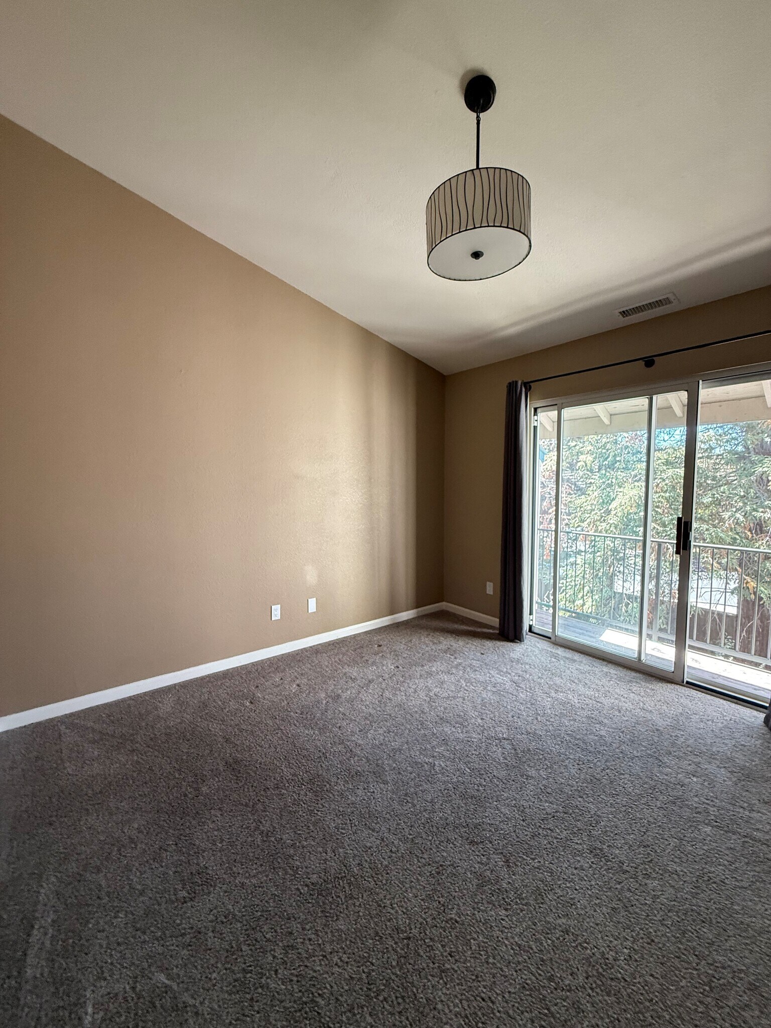 Building Photo - 1293 Eardley Ave