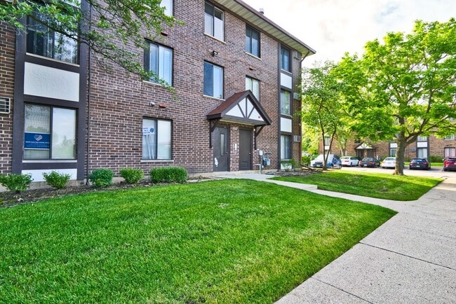 Building Photo - 1012 Centurion Ln