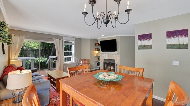 Building Photo - 2bd/2.5ba Kenmore Townhome