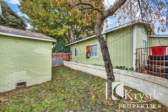 Building Photo - 241 Mayo Ave