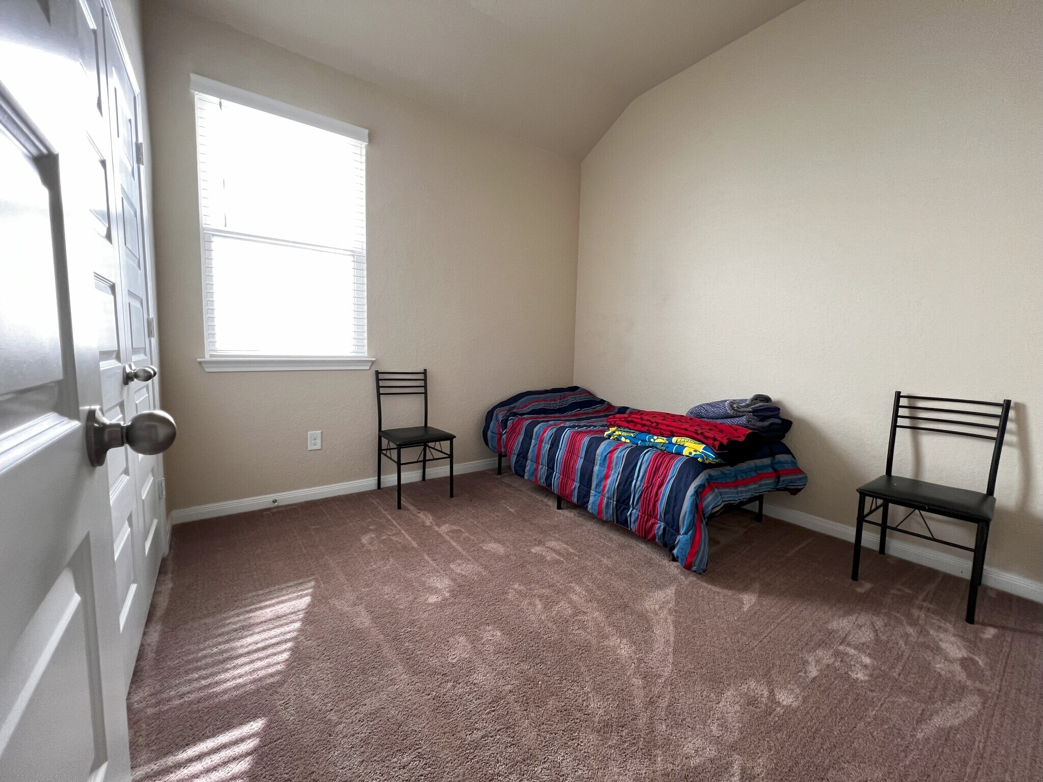 Guest room 2 - 9186 Devils Riv