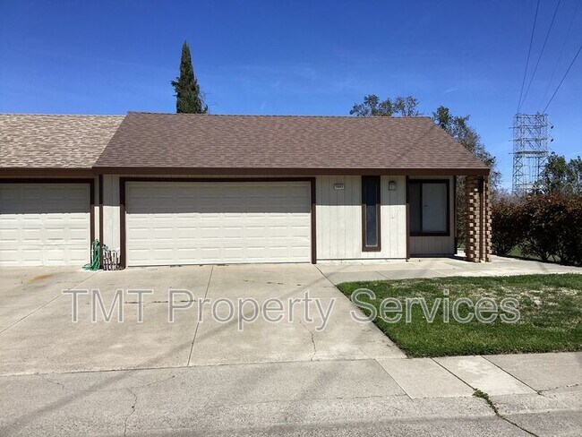 Building Photo - 7847 Orchard Woods Cir