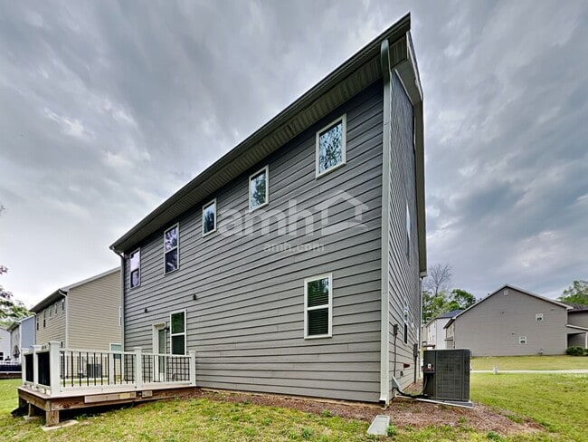 Building Photo - 203 McBee Pl