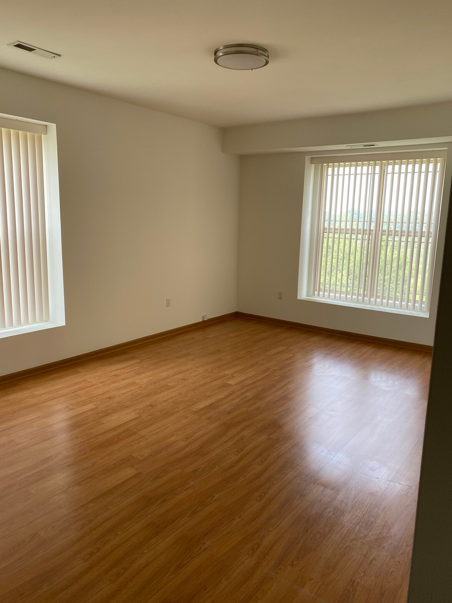 Building Photo - 230 Hilldale Dr