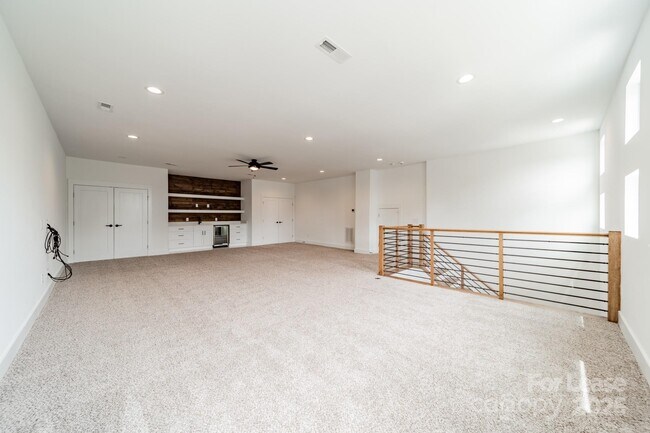 Building Photo - 1401 Kennon St