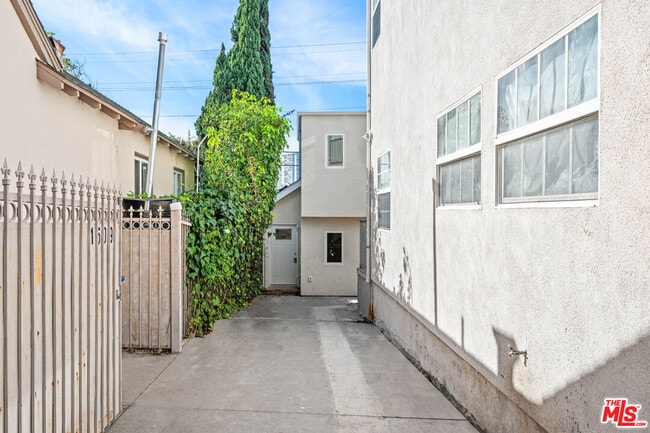 Building Photo - 1507 Edris Dr