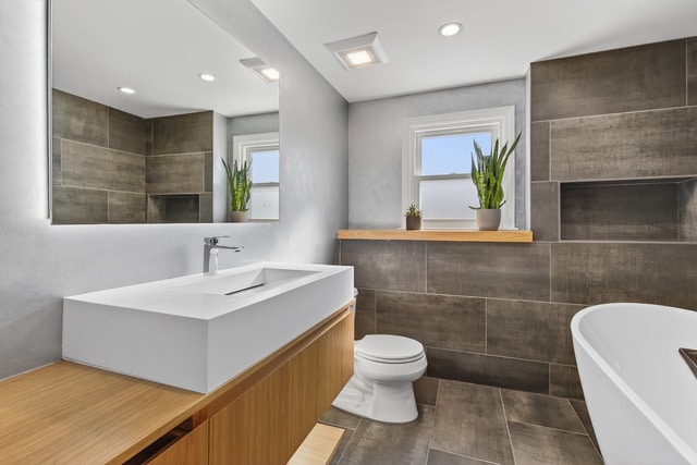 Building Photo - 113 S Wedgewood Dr