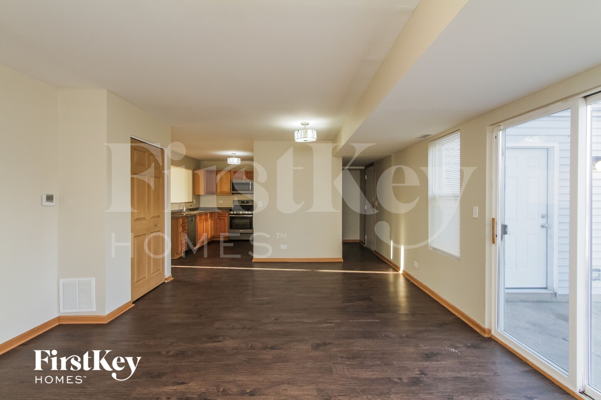 Building Photo - 1033 Four Seasons Blvd