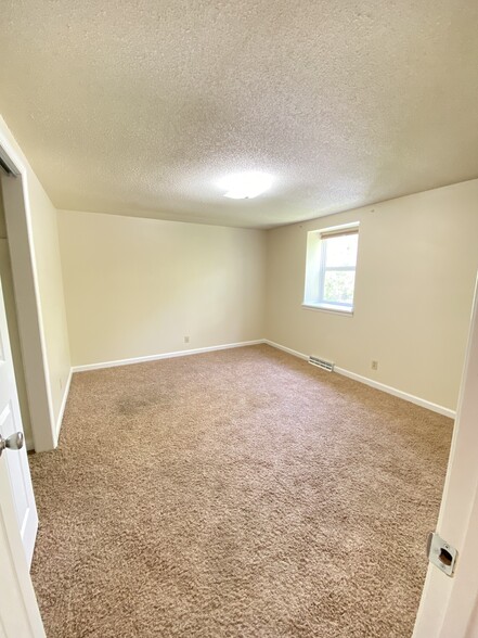 Building Photo - 4327 Ludwick Blvd