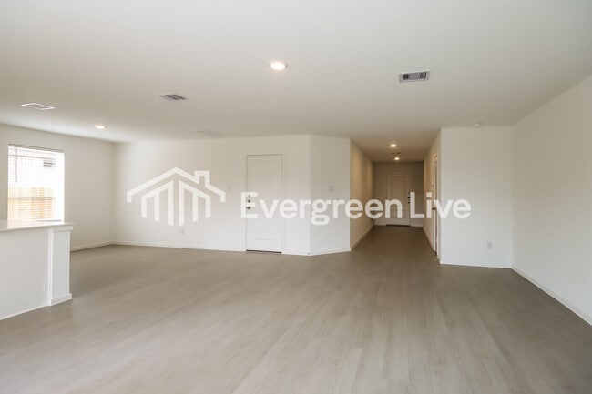 Building Photo - 19747 US-59