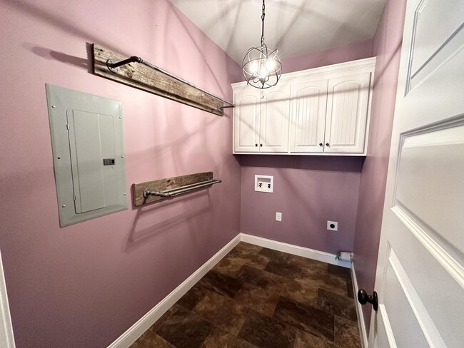 Building Photo - 1701 Sassafras Ct