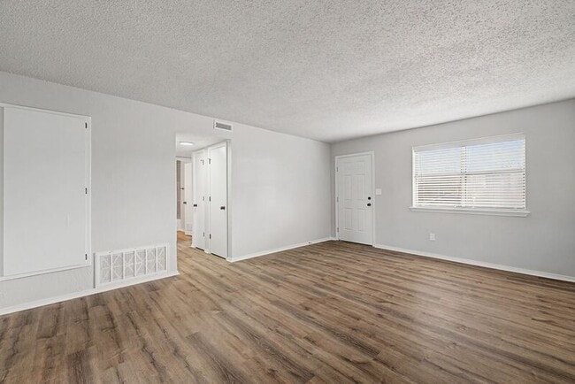 Building Photo - 205A Jefferson St