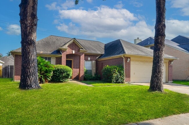 Primary Photo - 20430 Drakewood Dr