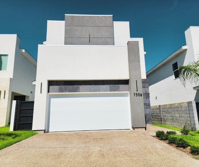 Primary Photo - 7506 Cresta Bella St