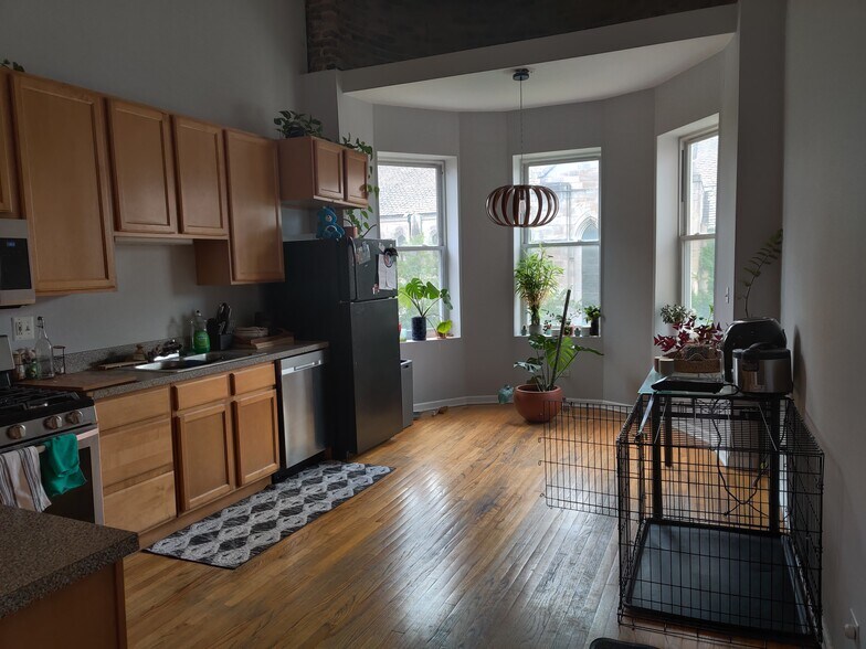Kitchen - 1222 E 64th St