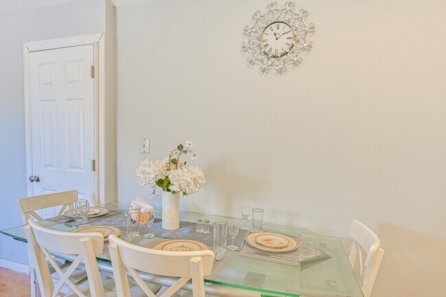 Building Photo - 35 Butternut Ln