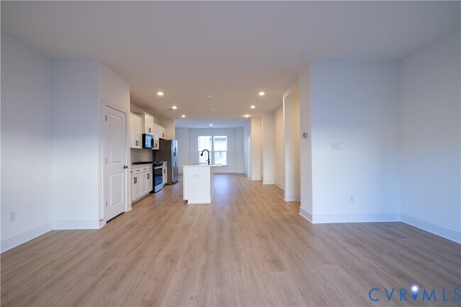 Building Photo - 15309 Sunray Aly