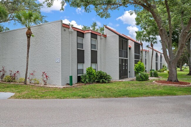 Building Photo - ** THIS UNIT IS AVAILABLE STARTING MAY 1ST 2026!** GORGEOUS 2 BEDROOM, 2BATHROOM, TURNKEY FURNISH...