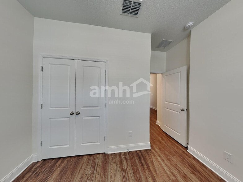 Building Photo - 2470 Ixora Ct