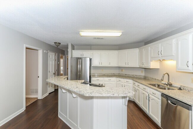 Building Photo - 7143 Emily Ln