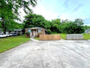 Building Photo - 4030 Bearwood Ave
