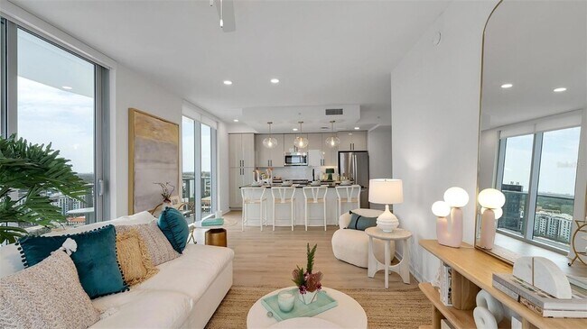 Building Photo - 225 1st Ave N