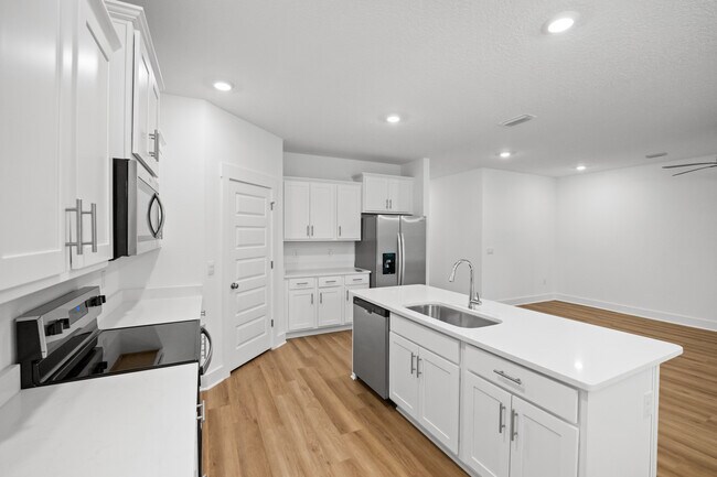 Building Photo - 21073 Teluga Ave