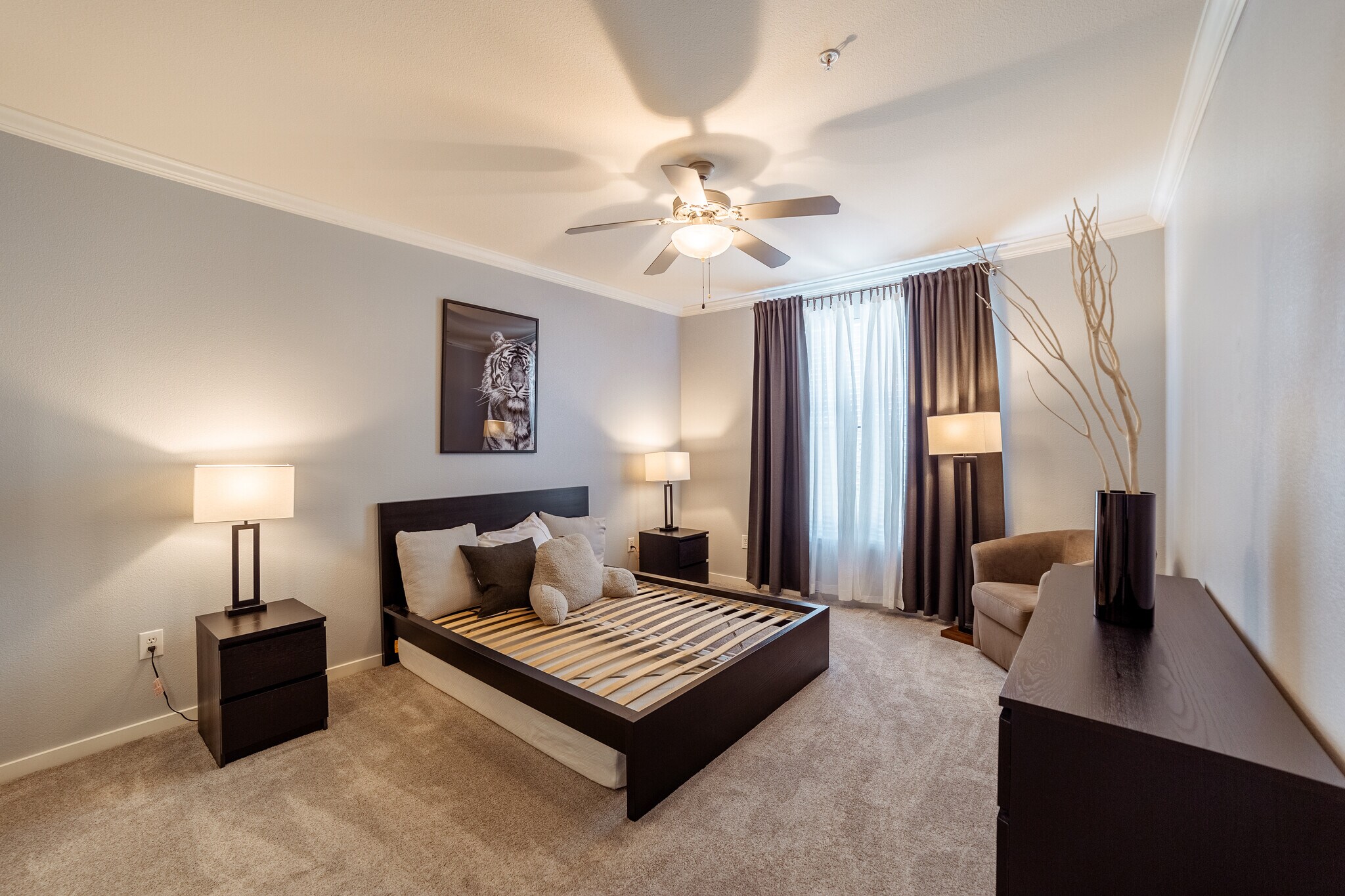 Main room - 7342 Oak Manor Dr