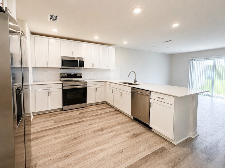 Building Photo - 318 Chesapeake Dr