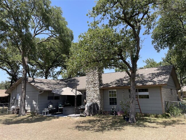 Building Photo - 9206 Robins Nest Ln