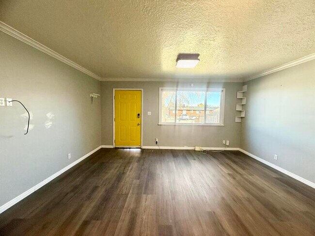 Building Photo - 1334 Sudbury Ave